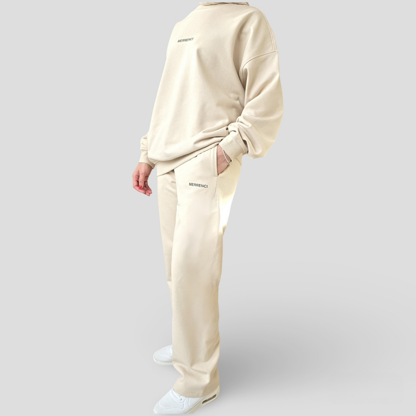 Oversized sweater and wide pants