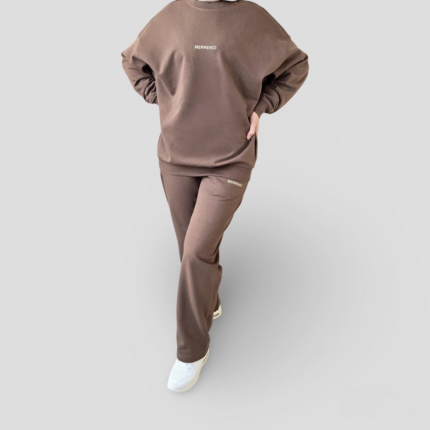 Oversized sweater and wide pants