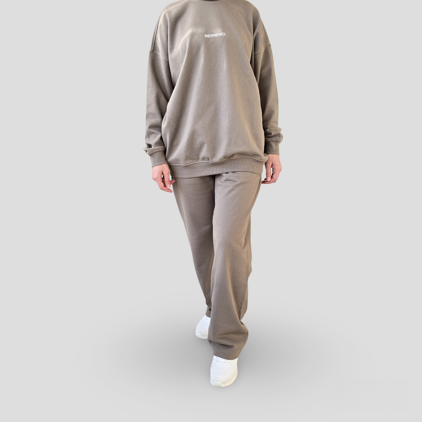 Oversized sweater and wide pants